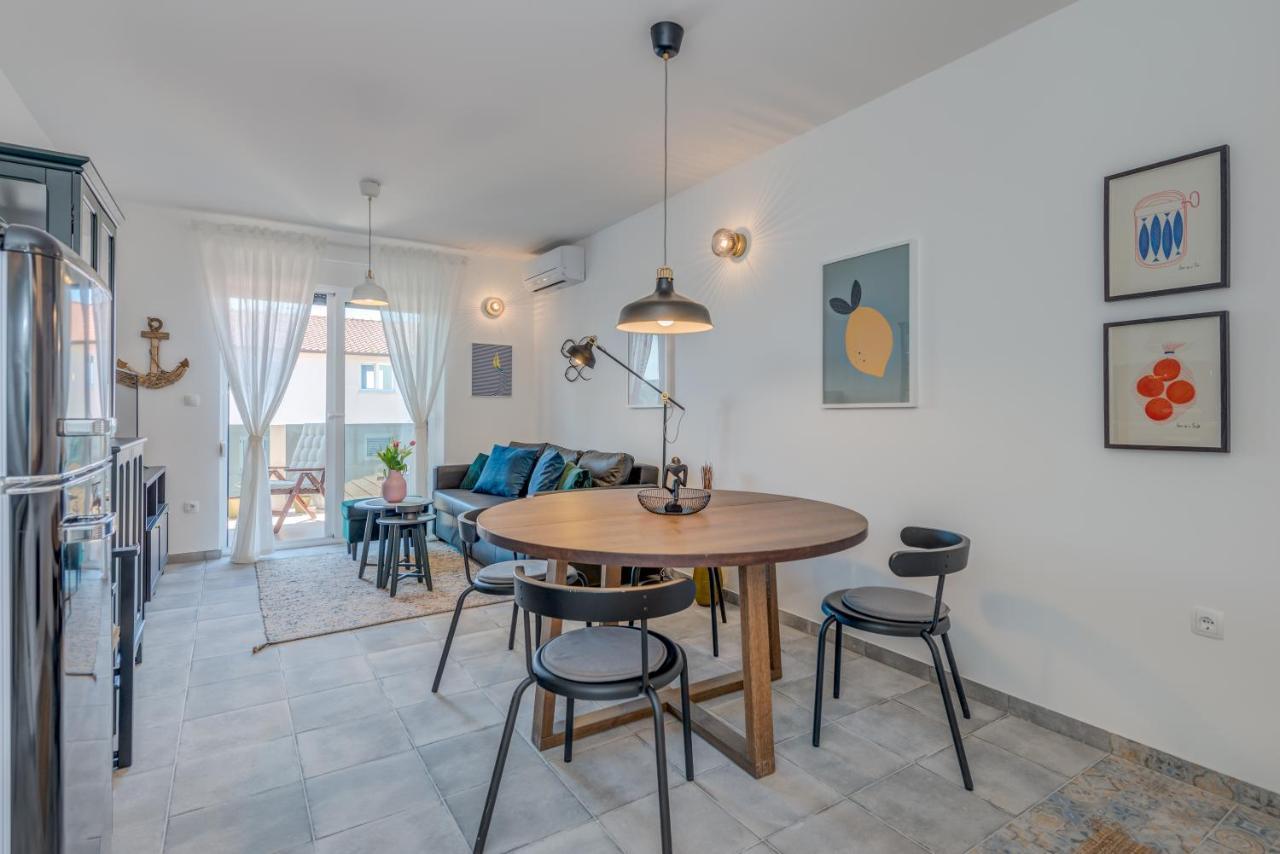 New And Chic Place Near Old Town Of Trogir Buitenkant foto