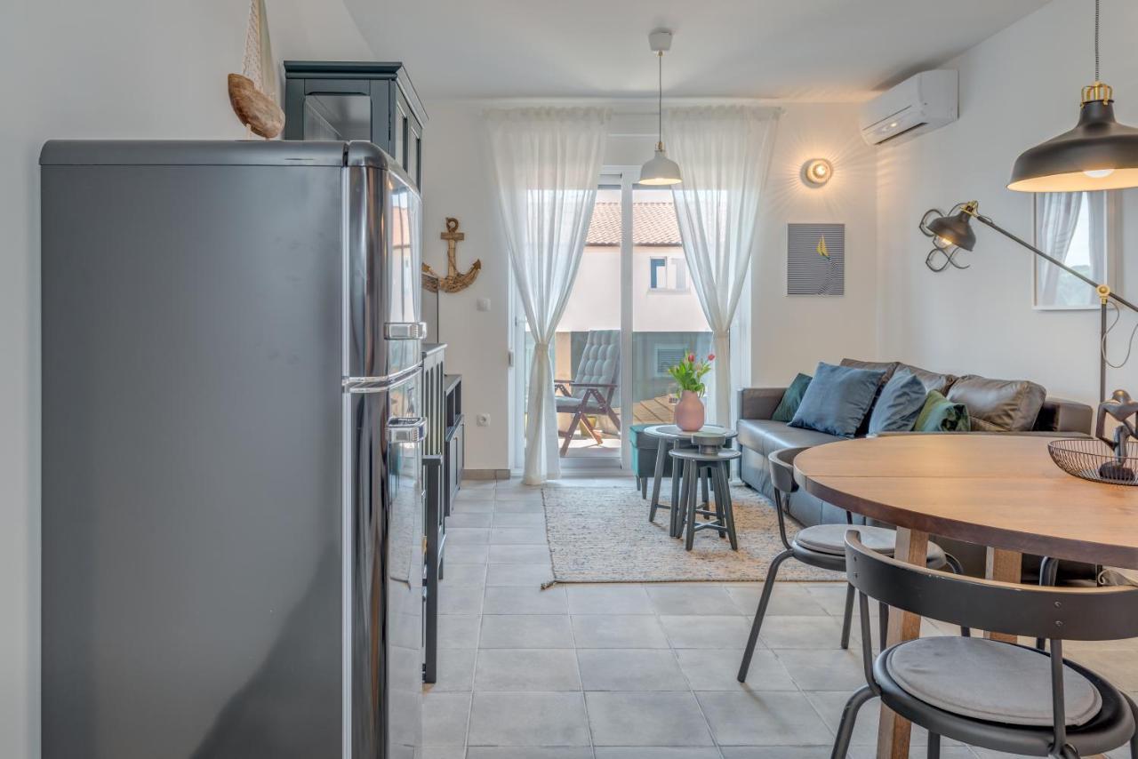New And Chic Place Near Old Town Of Trogir Buitenkant foto