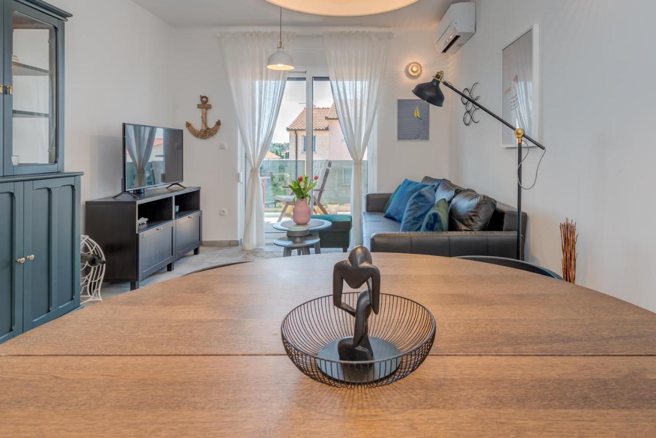 New And Chic Place Near Old Town Of Trogir Buitenkant foto