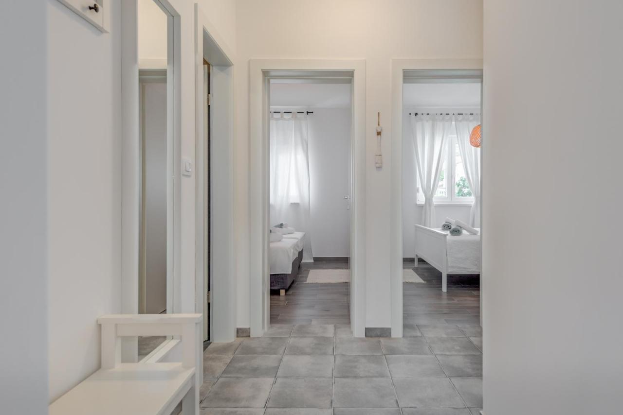 New And Chic Place Near Old Town Of Trogir Buitenkant foto
