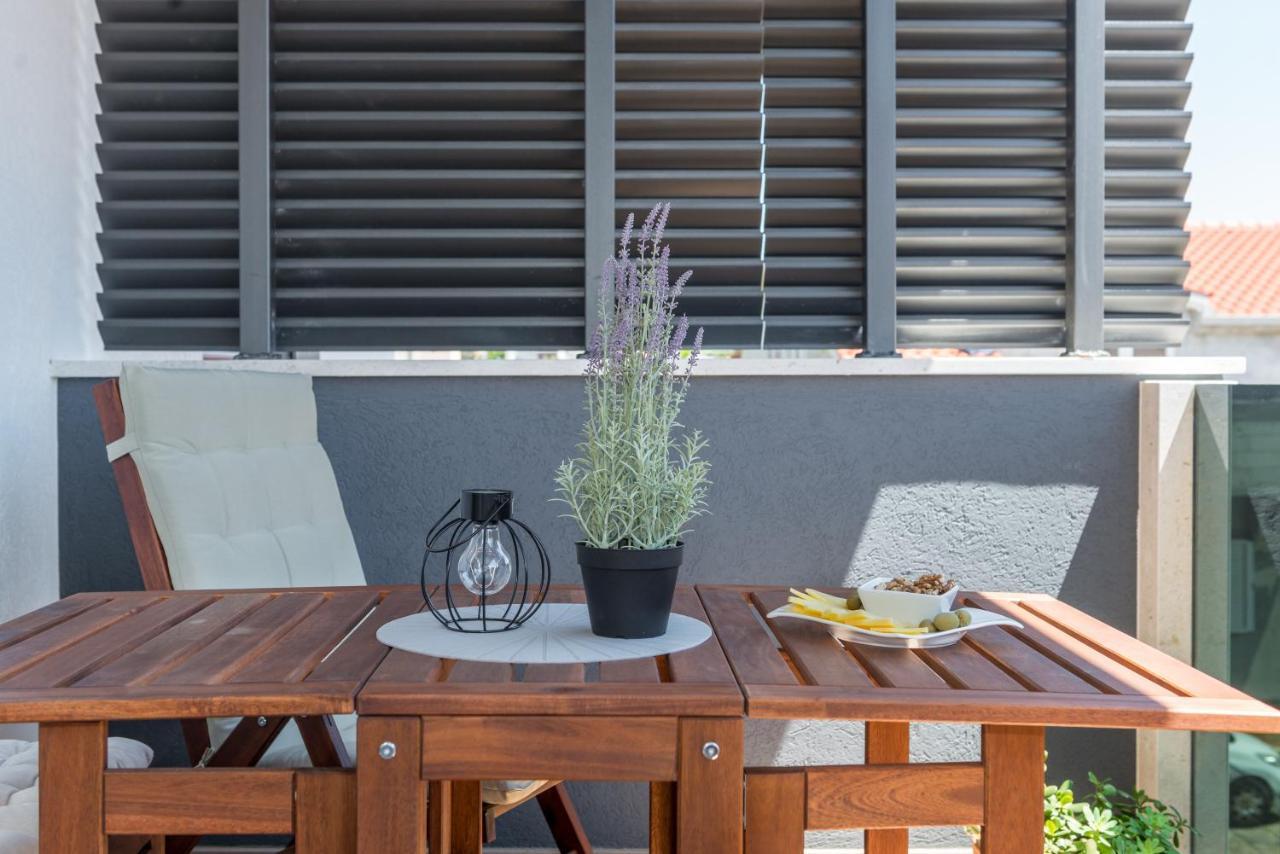 New And Chic Place Near Old Town Of Trogir Buitenkant foto