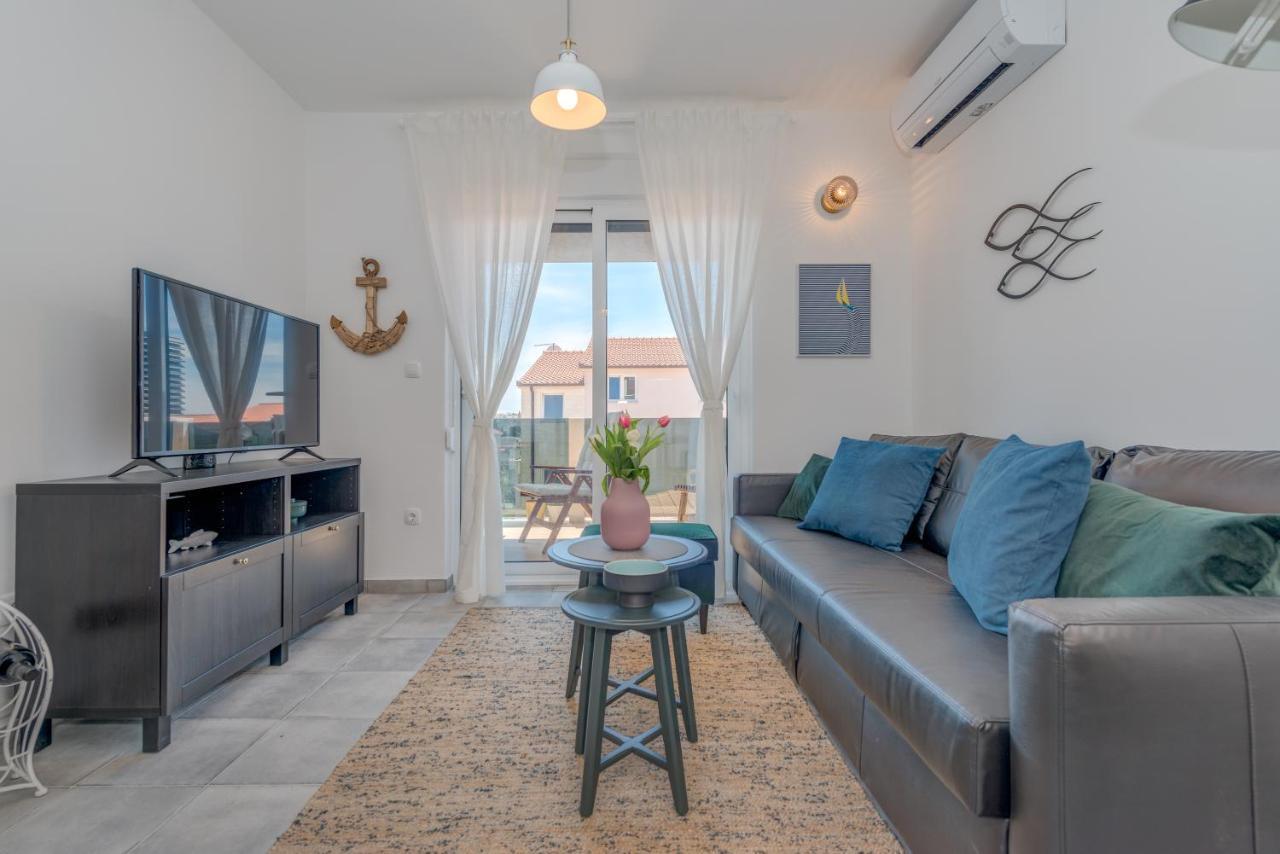New And Chic Place Near Old Town Of Trogir Buitenkant foto