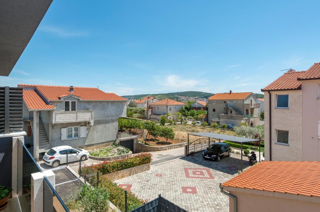 New And Chic Place Near Old Town Of Trogir Buitenkant foto