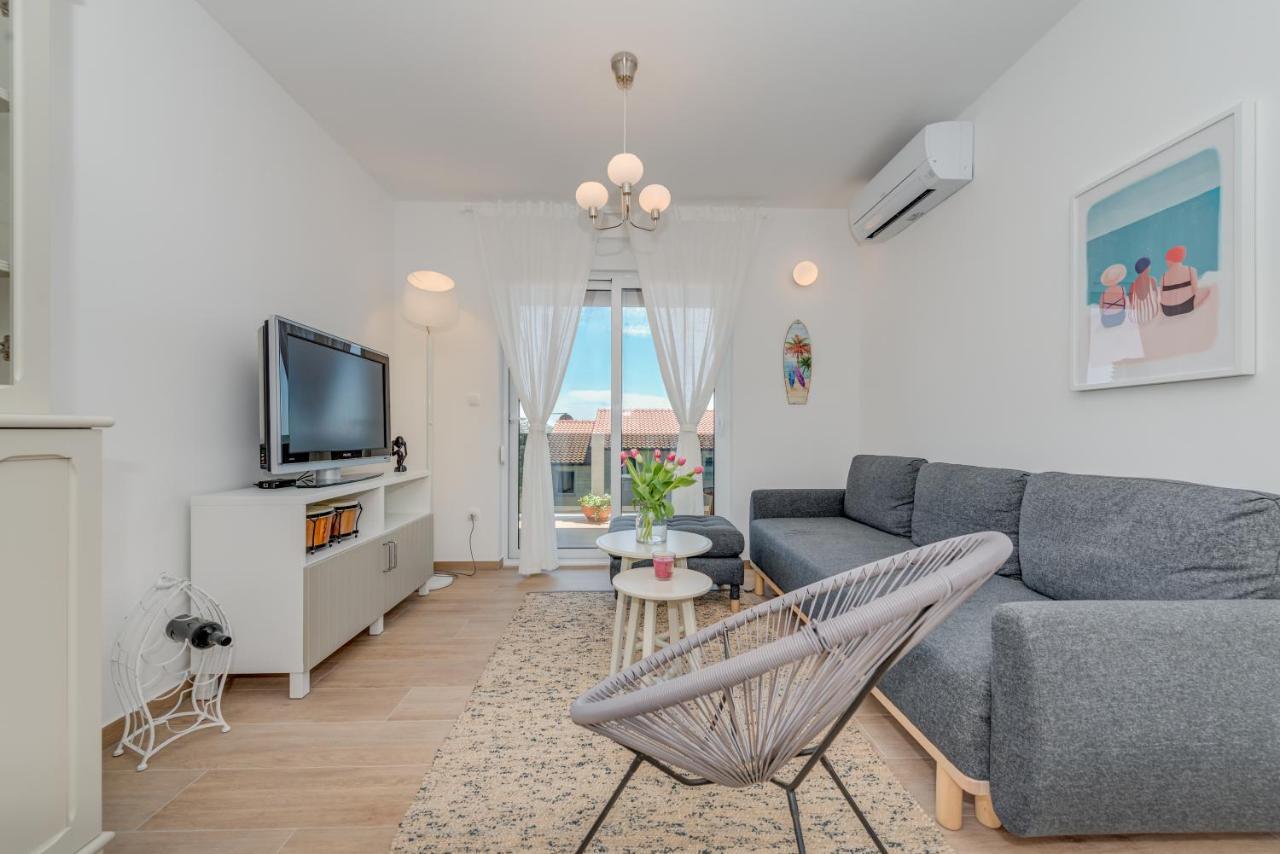 New And Chic Place Near Old Town Of Trogir Buitenkant foto
