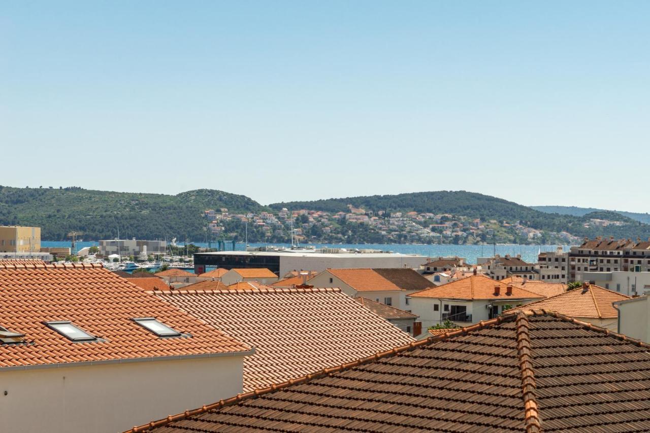 New And Chic Place Near Old Town Of Trogir Buitenkant foto