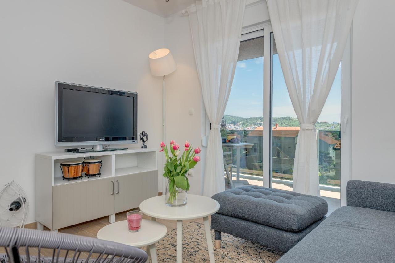 New And Chic Place Near Old Town Of Trogir Buitenkant foto